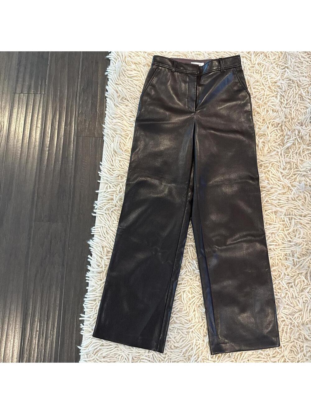 Aritzia Women's Brown Trousers